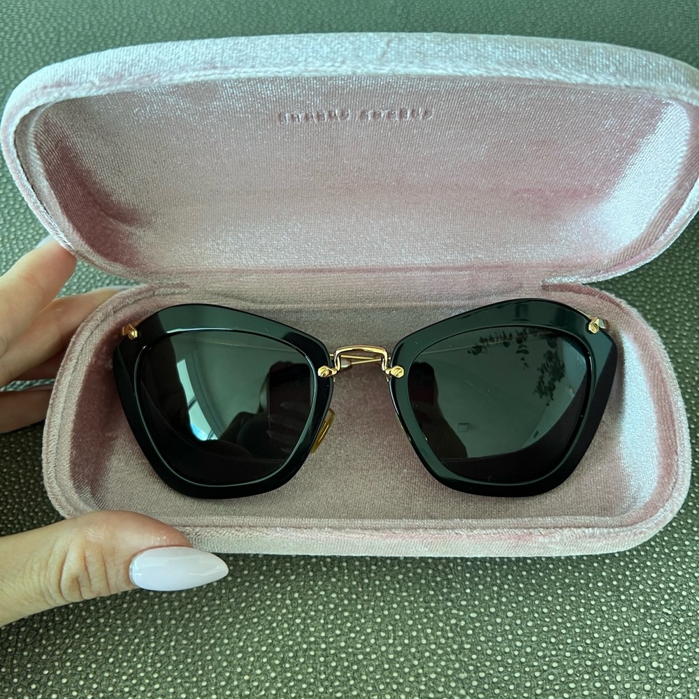MIU MIU MU 10NS NOIR